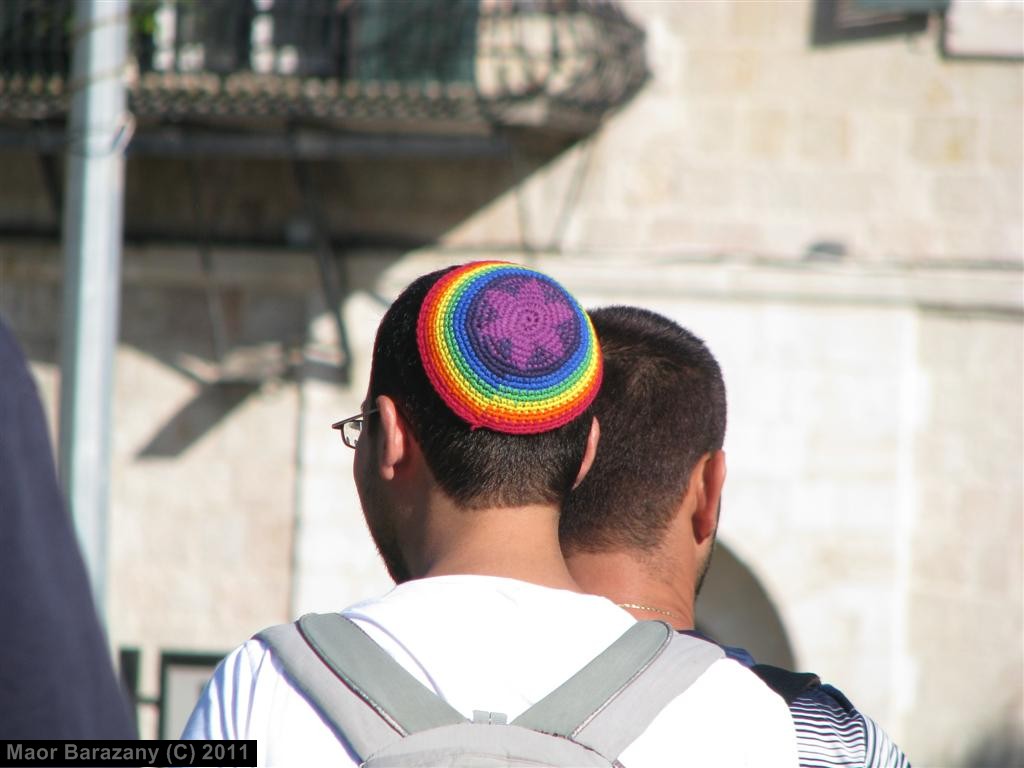 הומואים דתיים במצעד הגאווה בירושלים 2011. צילום: מאור ברזני