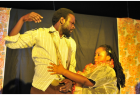 מבט לאפריקה: הצגה באוגנדה, פשיטה משטרתית בזימבבואה, 'יום שנאת גייז' בקמרון